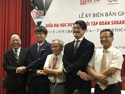 ズイタン大学との調印式 ズイタン大学との調印式